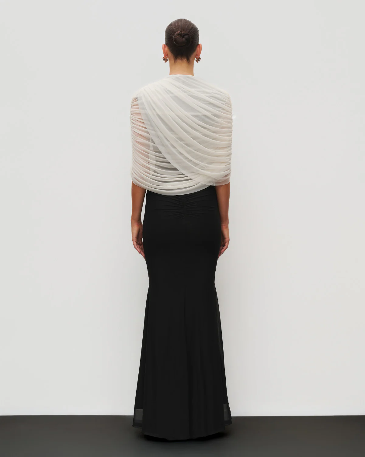 The Sheer Cape - Image 8